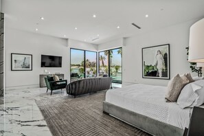 4 chambres, fer et planche à repasser, lit parapluie, Wi-Fi gratuit