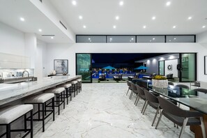 Dining - Sleeps 20 • Private Pool + Spa + Fire Pit • Near La Quinta + Golf | Bravo (Indio)