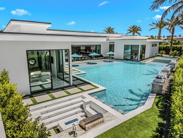 Pool - Sleeps 17 | Pool, Hot Tub & Pickleball | Bravo Villa #1 by AvantStay (Indio)