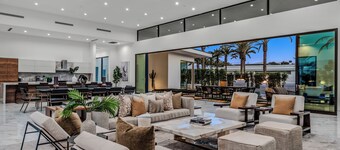 Sleeps 17 | Pool, Hot Tub & Pickleball | Bravo Villa #1 by AvantStay