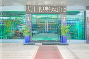 Exterior detail - Spacious Stay for 4 at Townhouse VIP Suites (Makati City)
