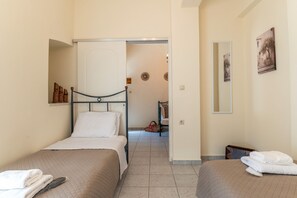 2 chambres, fer et planche à repasser, Wi-Fi, draps fournis