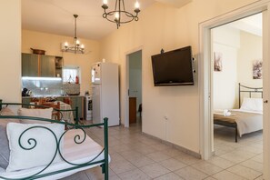 2 bedrooms, iron/ironing board, WiFi, bed sheets - Peaceful Refuge In Mani (Kótronas)
