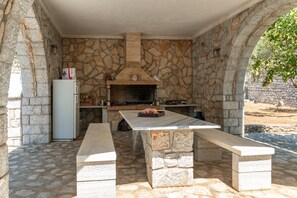 Outdoor dining - Peaceful Refuge In Mani (Kótronas)