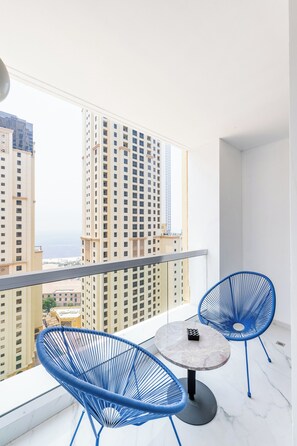 Luxury Apartment, Sea View | Balcony - Seaside Elegance - Luxury 3-BR in JBR (Dubai)