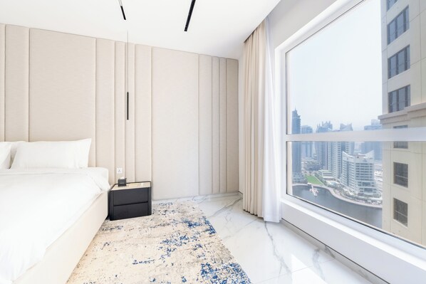 Appartement Luxe, vue mer | Coffres-forts dans les chambres, rideaux occultants
