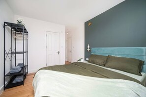 2 chambres, fer et planche à repasser, accès Internet, draps fournis