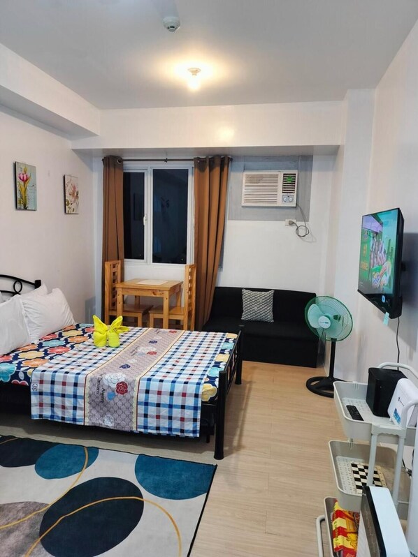 1 bedroom, iron/ironing board, Internet, bed sheets