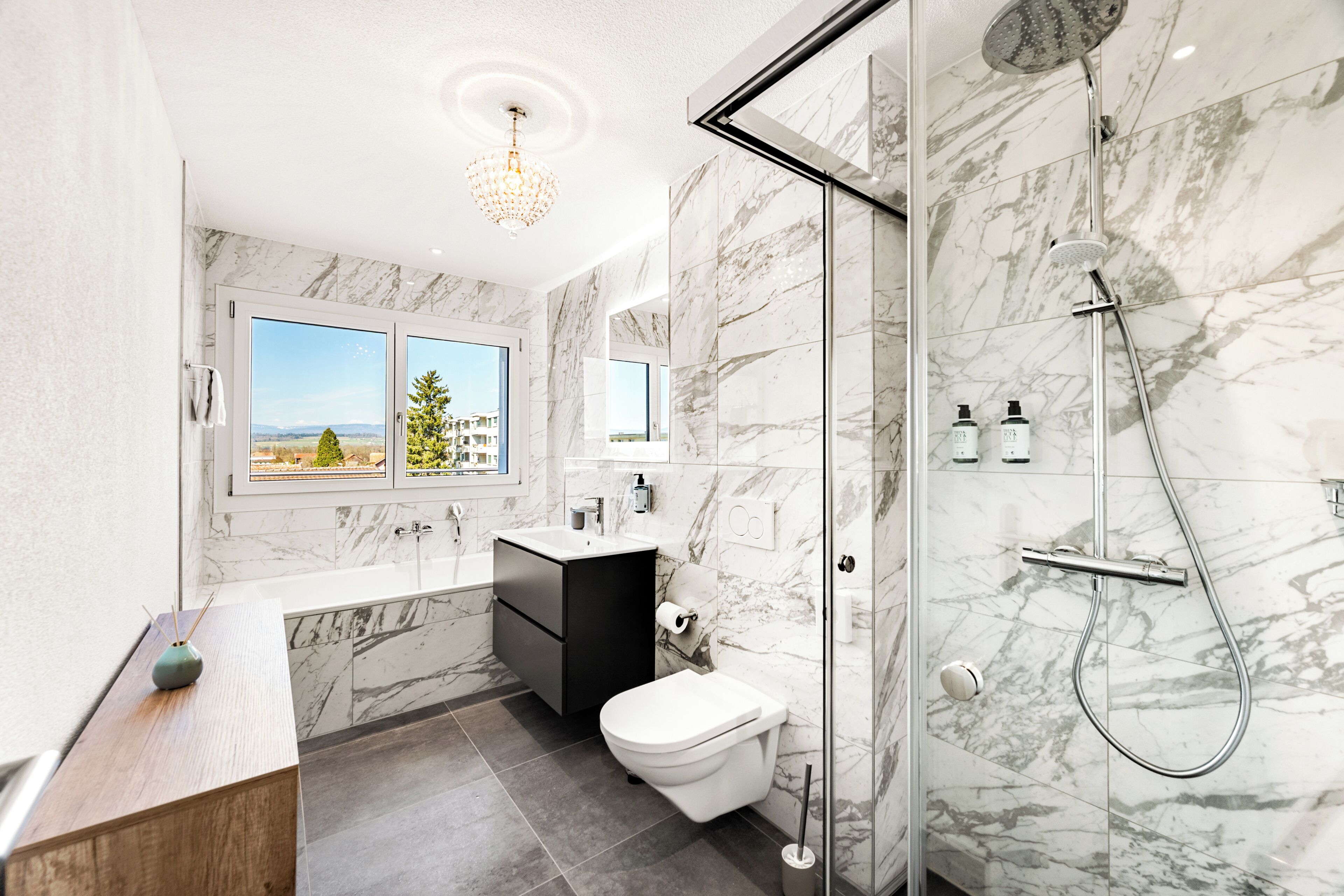 Attico Exclusive | Bagno | Doccia, asciugacapelli, asciugamani, sapone