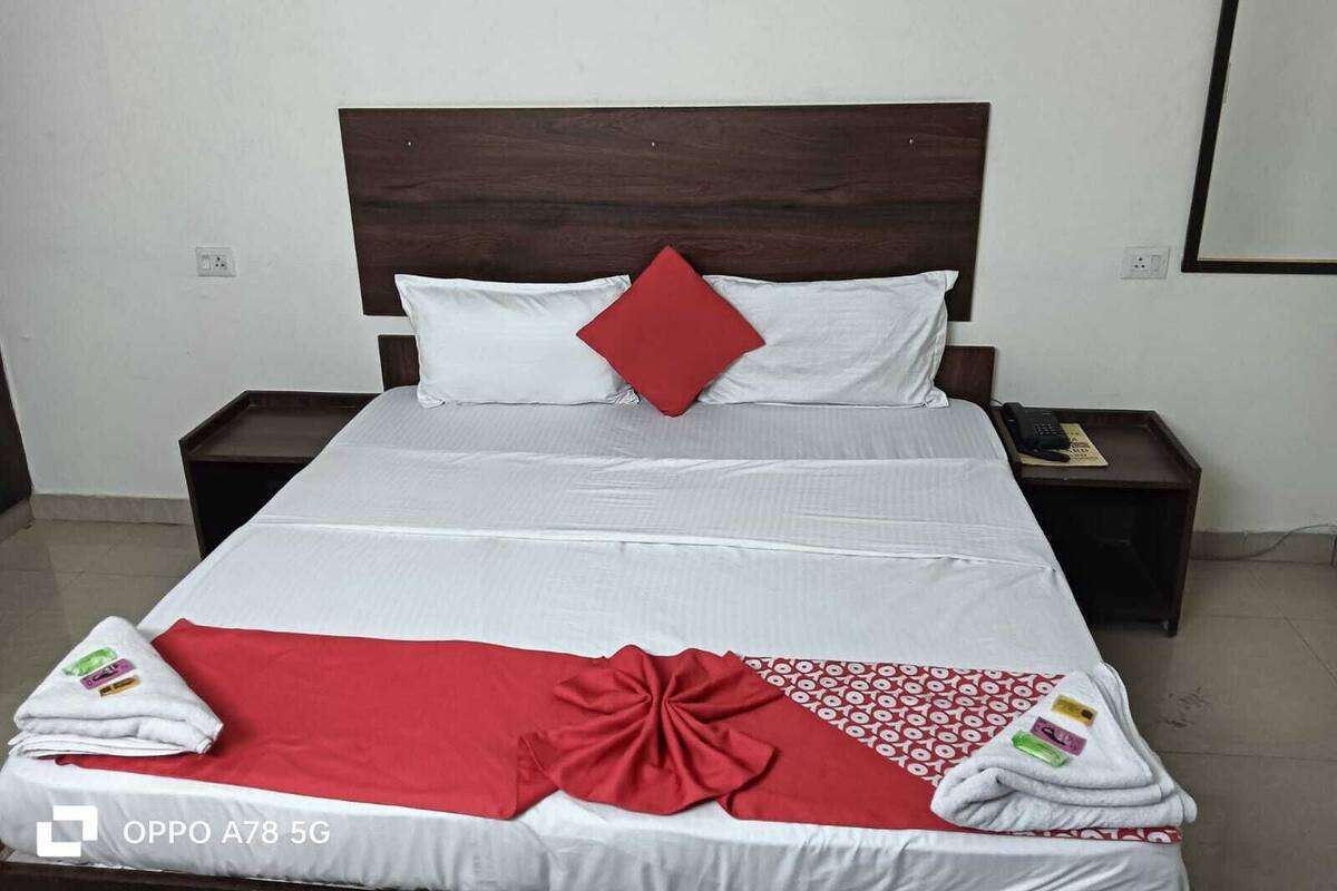 Deluxe Room | Desk, laptop workspace, free WiFi
