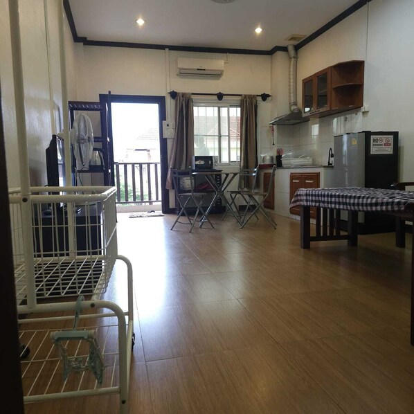 Family Room with Balcony | Premium bedding, desk, soundproofing, free WiFi