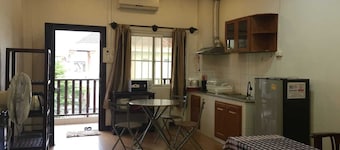 ALI XAYATHIT APARTMENT & HOTEL