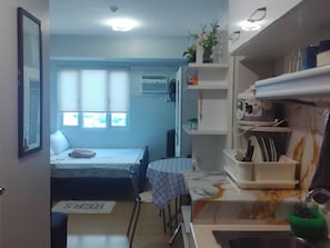 1 habitación, tabla de planchar con plancha, internet y ropa de cama 
