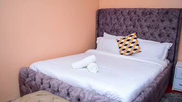 1 soverom, strykejern/-brett, internettilgang og sengetøy