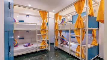 Bed in 6 Bed Mixed Dormitory Room with Ensuite Bathroom