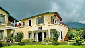 Front of property - Kudrat Resort : Jim Corbett (Chauk Patelia)