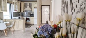 Fridge, microwave, oven, stovetop