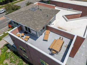 Exterior - Cozy  condo with sunny rooftop  Patio -Perfect outdoor Oasis in Heart of Boulder (Boulder)