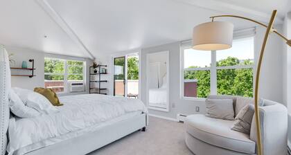 Cozy condo with sunny rooftop Patio -Perfect outdoor Oasis in Heart of Boulder