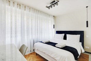 1 bedroom, desk, iron/ironing board, free WiFi