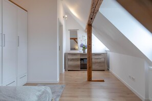 Unclassified image, 3 of 33, button