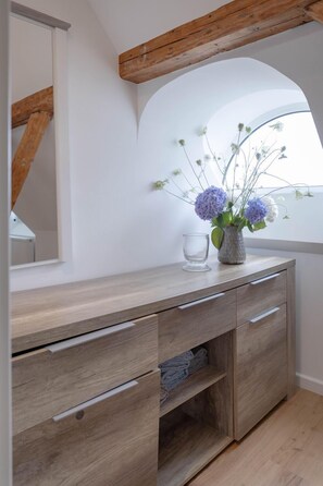 Unclassified image, 2 of 33, button