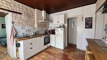 Refrigerador, microondas, lavavajillas, cafetera/tetera