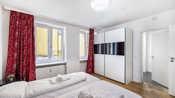 2 bedrooms, iron/ironing board, WiFi, bed sheets
