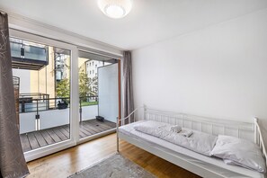 2 bedrooms, iron/ironing board, WiFi, bed sheets