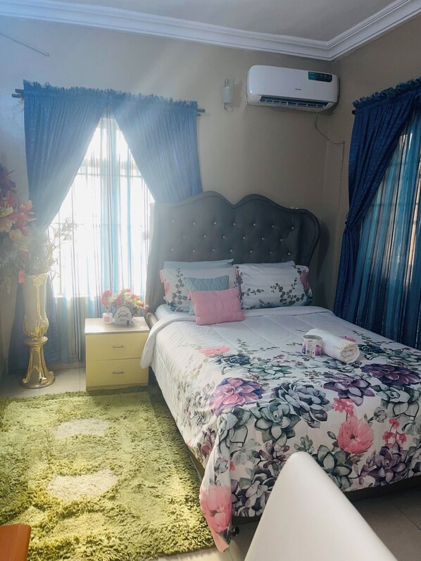 1 habitación, tabla de planchar con plancha y wifi gratis 