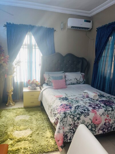 Tranquil 1BR w/ Pool Access in Prime Ikeja GRA