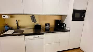 Micro-ondes, plaque de cuisson, lave-vaisselle