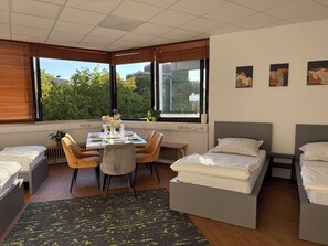 2 chambres, fer et planche à repasser, Wi-Fi gratuit, draps fournis