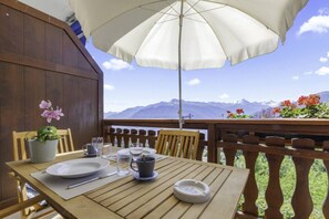 Outdoor dining - Crans-Montana - studio, 2 pers - Balcon & vue (Crans-Montana)