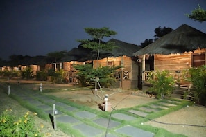 Basic Double Room | Free WiFi, bed sheets