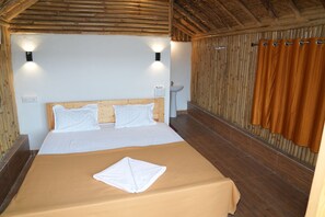 Dobbeltrom – deluxe, 1 kingsize-seng, hageutsikt, hageområde | Wi-fi (inkludert) og sengetøy