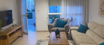 4-bedroom apartment. Clean, with a lot of space, light. next to shopping centre
