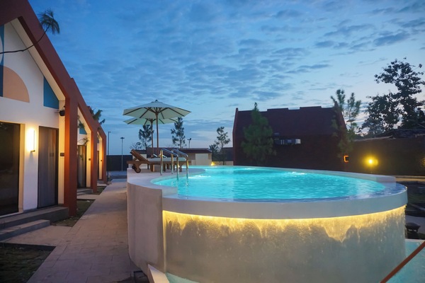 Outdoor pool