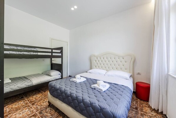 1 bedroom, WiFi, bed sheets