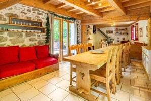 Dining - Ecrins Lodge (Le Bourg-d'Oisans)