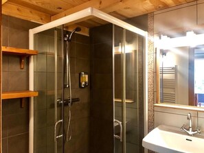 Hair dryer, towels, toilet paper - Ecrins Lodge (Le Bourg-d'Oisans)