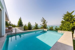 Imagen sin descripción, 4 de 99, botón