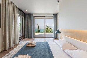 4 habitaciones, escritorio, tabla de planchar con plancha y wifi