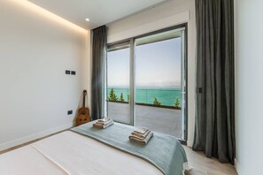 4 Schlafzimmer, Schreibtisch, Bügeleisen/Bügelbrett, WLAN