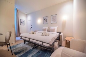 1 chambre, bureau, fer et planche à repasser, Wi-Fi gratuit