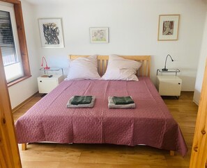 2 chambres, fer et planche à repasser, Wi-Fi gratuit, draps fournis