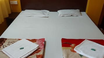 豪華三人房 | 書桌、手提電腦工作空間、免費 Wi-Fi