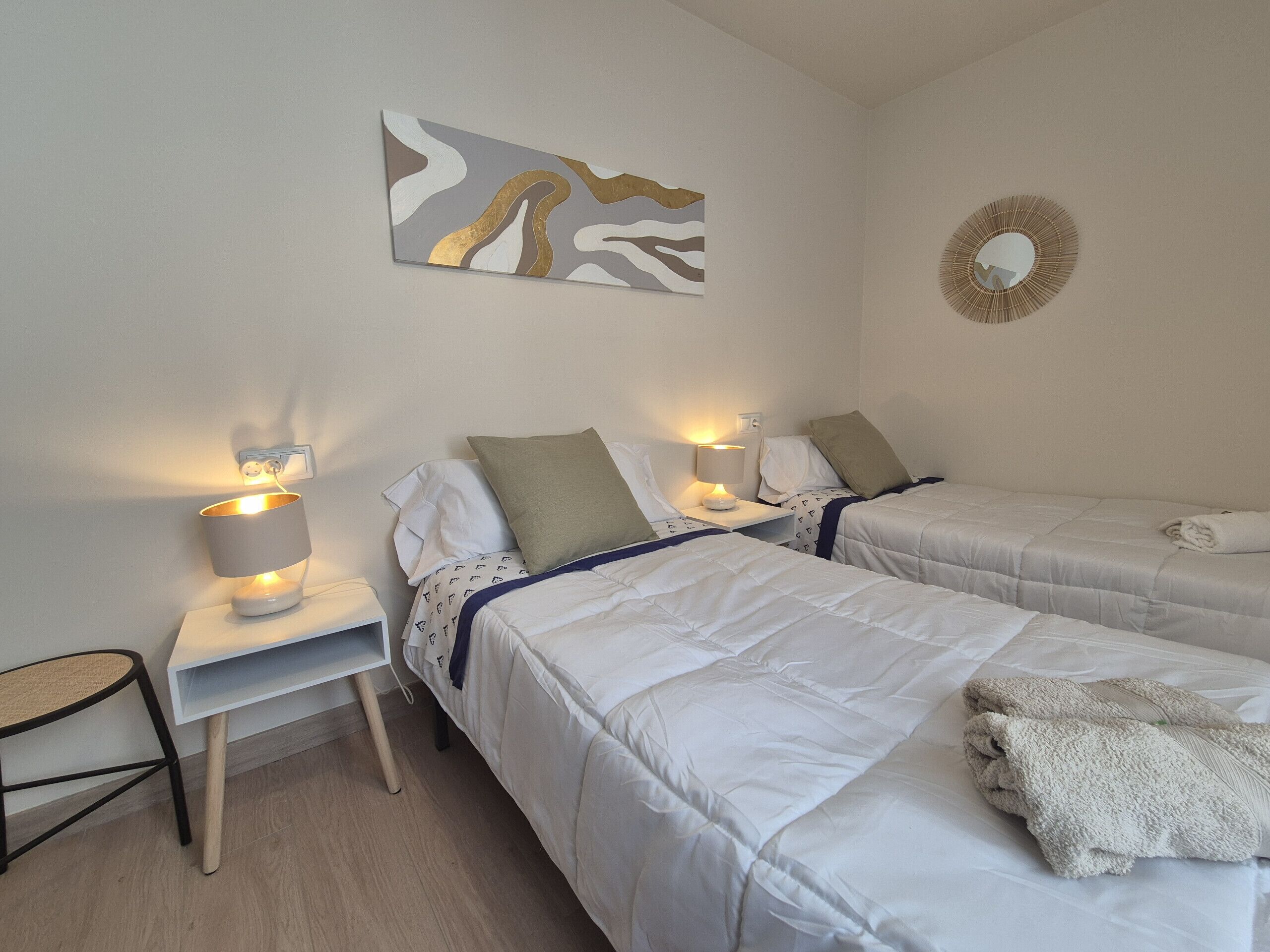 3 多间卧室、免费 WiFi、床单