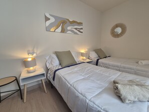 3 bedrooms, free WiFi, bed sheets - 1A158 Spacious Apt downtown Gijon (Gijón)