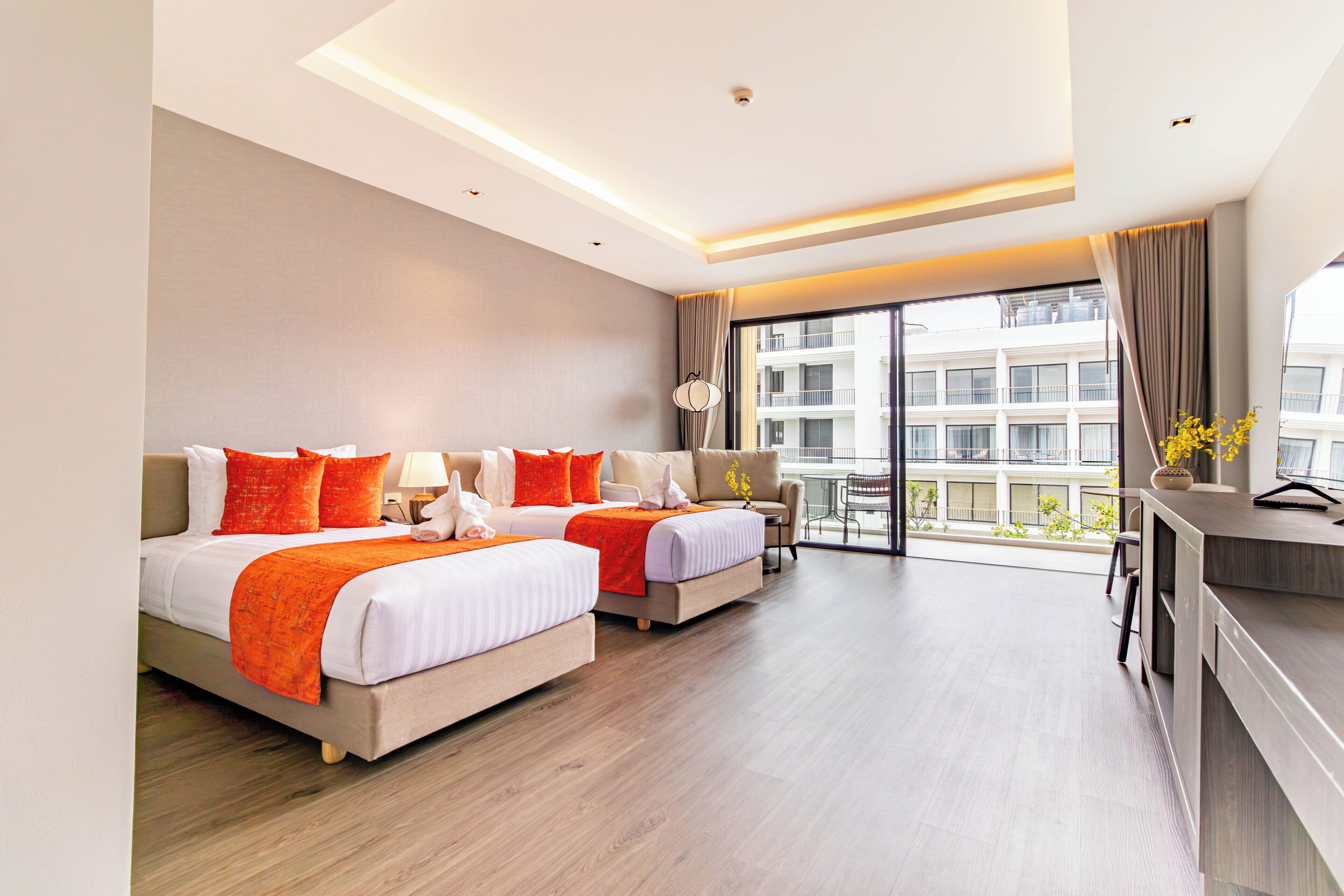 华丽客房, 2 张单人床, 泳池景观 | 客房内保险箱、办公桌、笔记本电脑工作区、熨斗/熨板